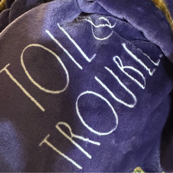 NWT! Rae Dunn 👻 Mystical Halloween Purple Blanket Throw - Picture 5 of 10